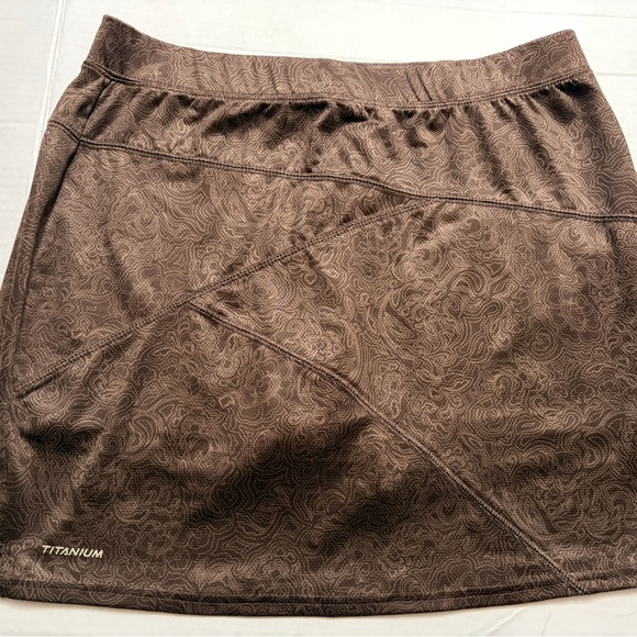 Titanium Dresses & Skirts - Columbia Titanium Brown Athletic Skort Paisley Print Hiking Trail Skirt Women